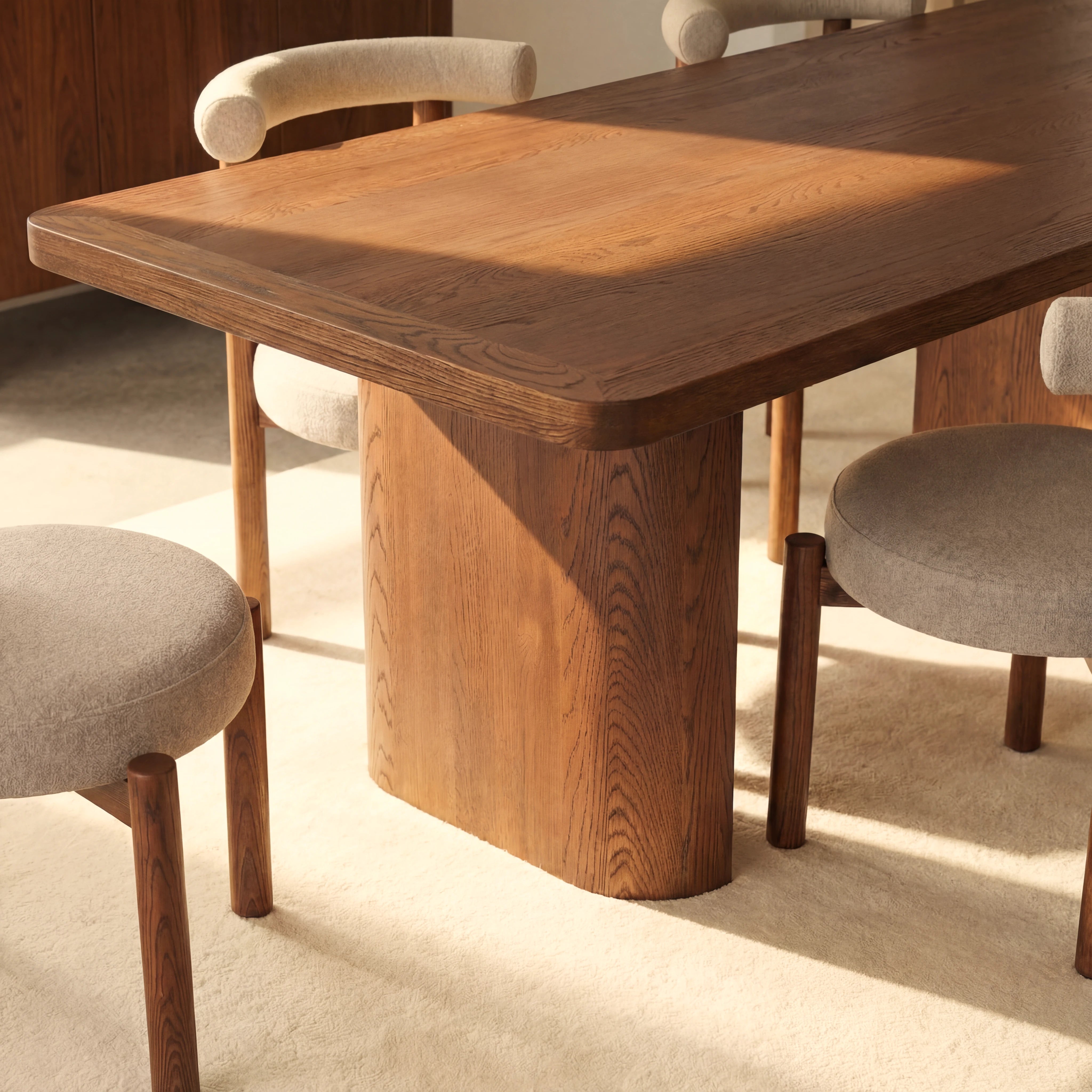 Ovelo Dining Table All-oak construction