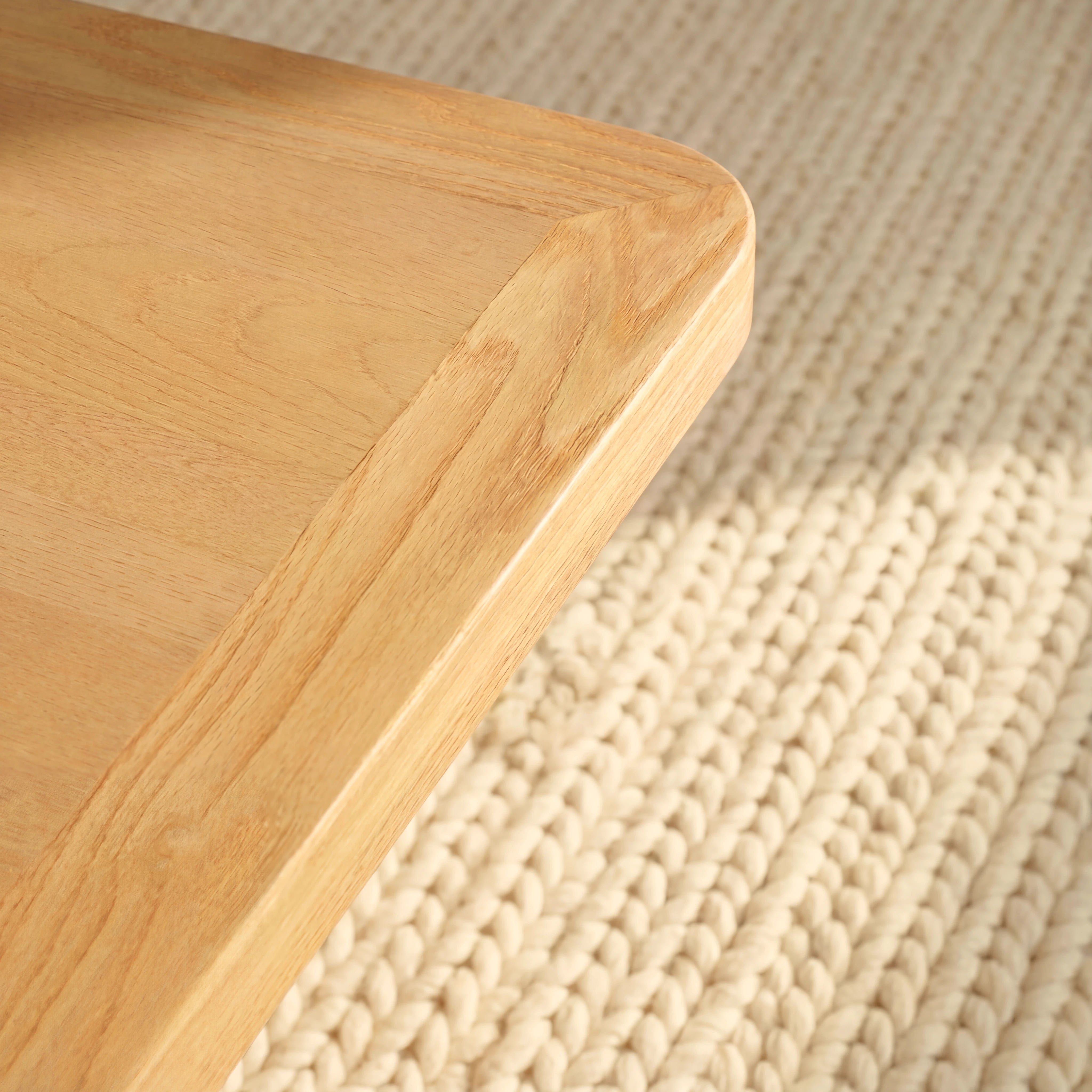 Ovelo Dining Table All-oak construction